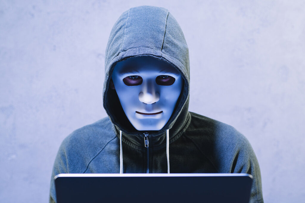 Psychologie et comportements derrière les faux profils : Qui se cache derrière l’écran ? 1 68c03aa01b3341757428384